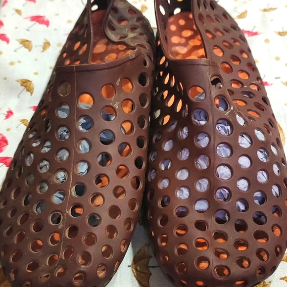 Other - Stylish crocs